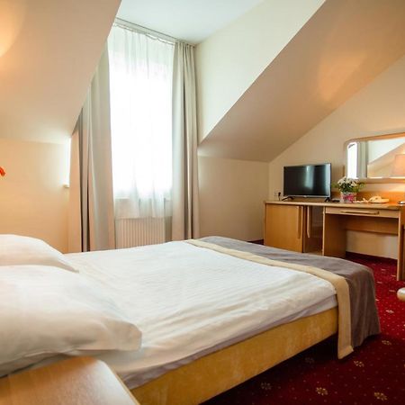 Hotel Orient Краков Экстерьер фото