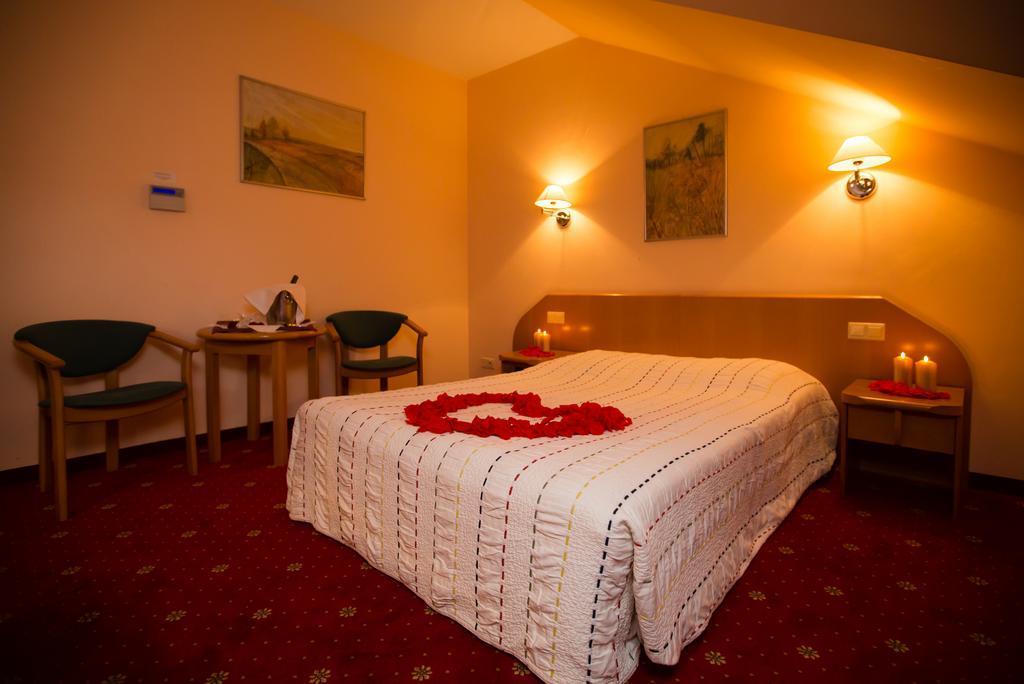 Hotel Orient Краков Экстерьер фото